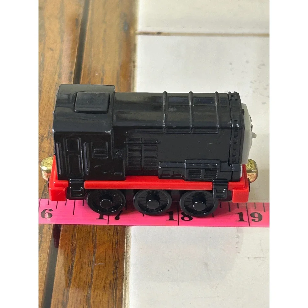 Thomas & Friends Take Along Diesel Die-Cast Magnetic Train Engine Black Red